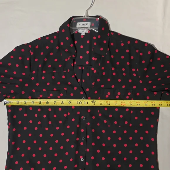 Express Black Red Polka Dot Slim Fit LP Blouse Roll Tab Large Petite - Picture 8 of 9